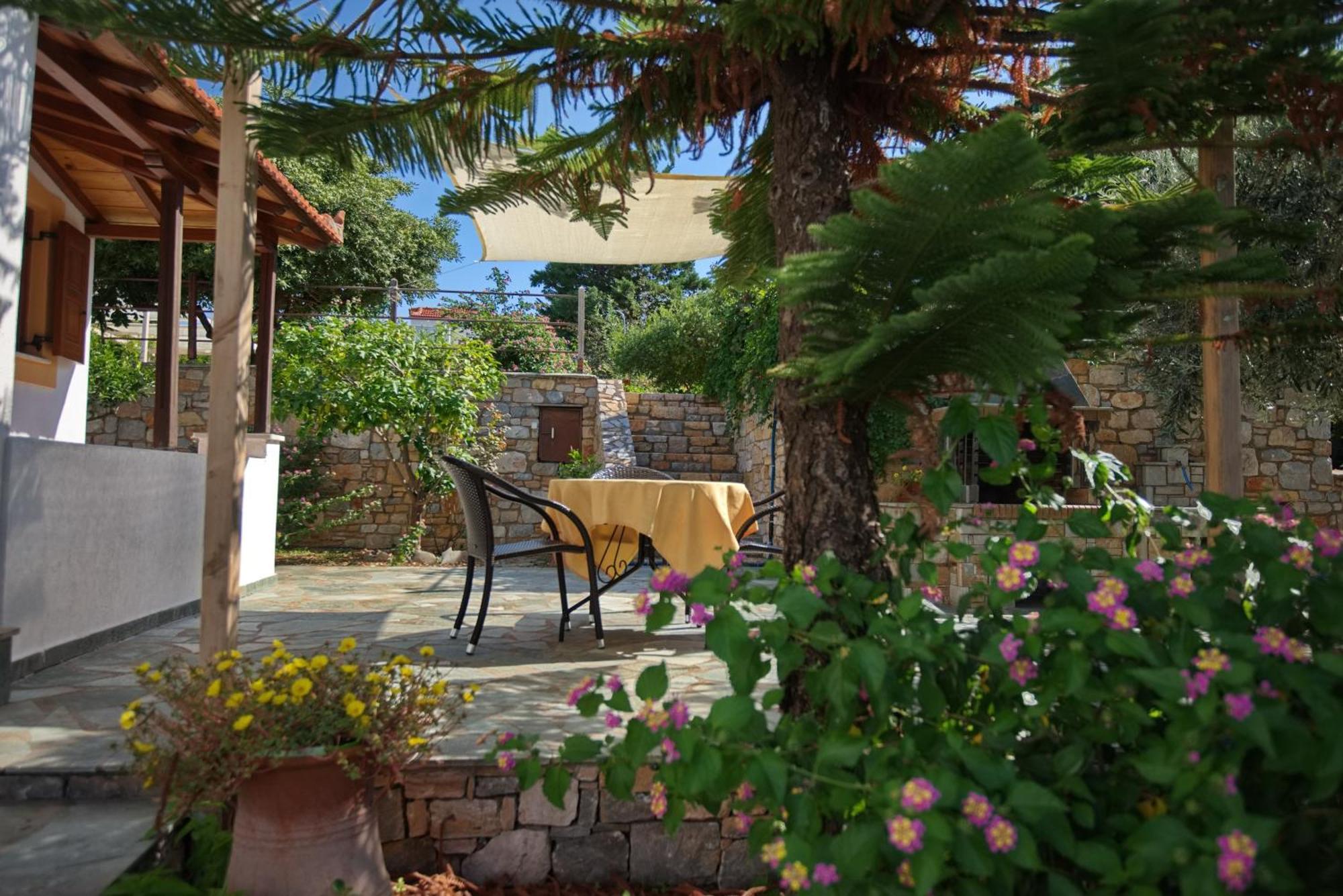 Kamelia Villas Votsi  Exterior photo
