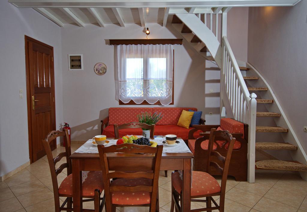 Kamelia Villas Votsi  Exterior photo
