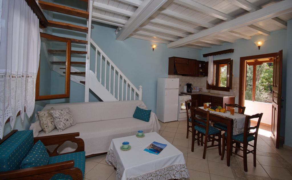 Kamelia Villas Votsi  Exterior photo